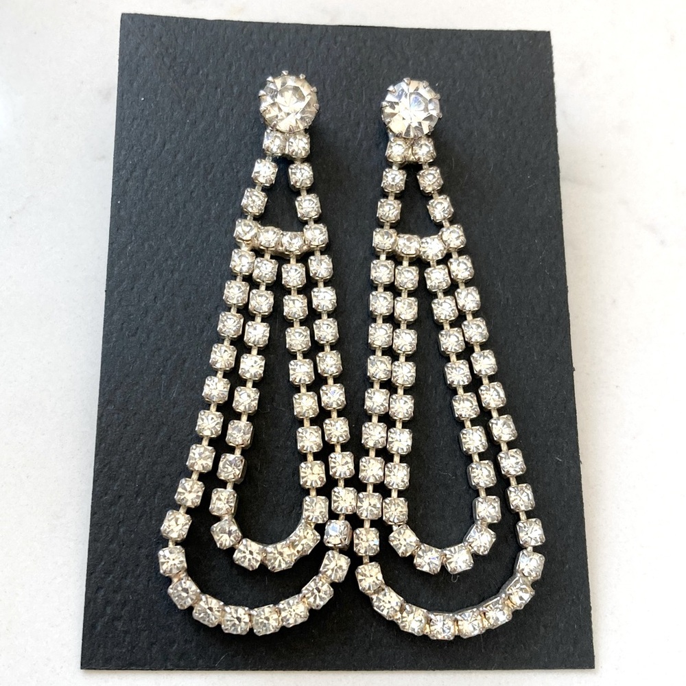 Elegant Silver Crystal/Rhinestone Drop Earrings